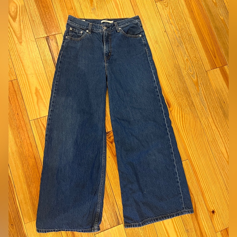 Levi’s Wide Loose Jeans